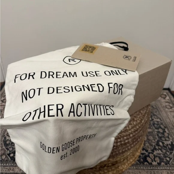 Golden Goose Branded Dust Bag and Box - Picture 6 of 7